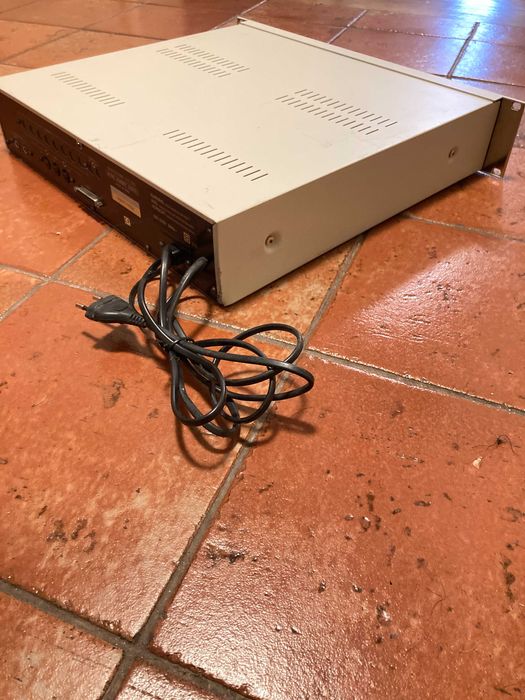 Akai S2000 stereo sampler