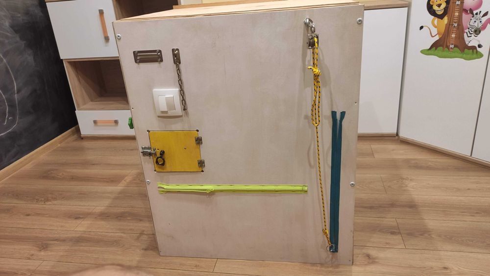 tablica manipulacyjna, przewijak IKEA, TranSporT ,domek dla dzieci