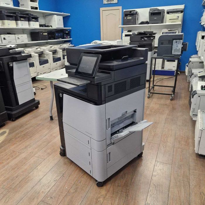 Кольоровий лазерний А3 принтер сканер копір БФП,46 стор/хв HP 880