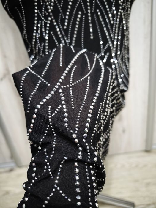 Nowa długa czarna sukienka przód cały ozdobiony cyrkoniami roz xs-m