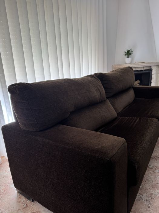 2 Sofás castanhos