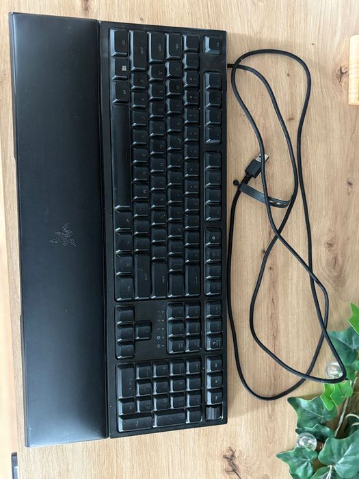 Razer ornata v2 mecha-membrane gaming keyboard