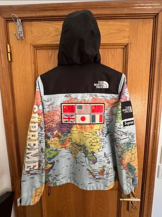 Supreme x The North Face