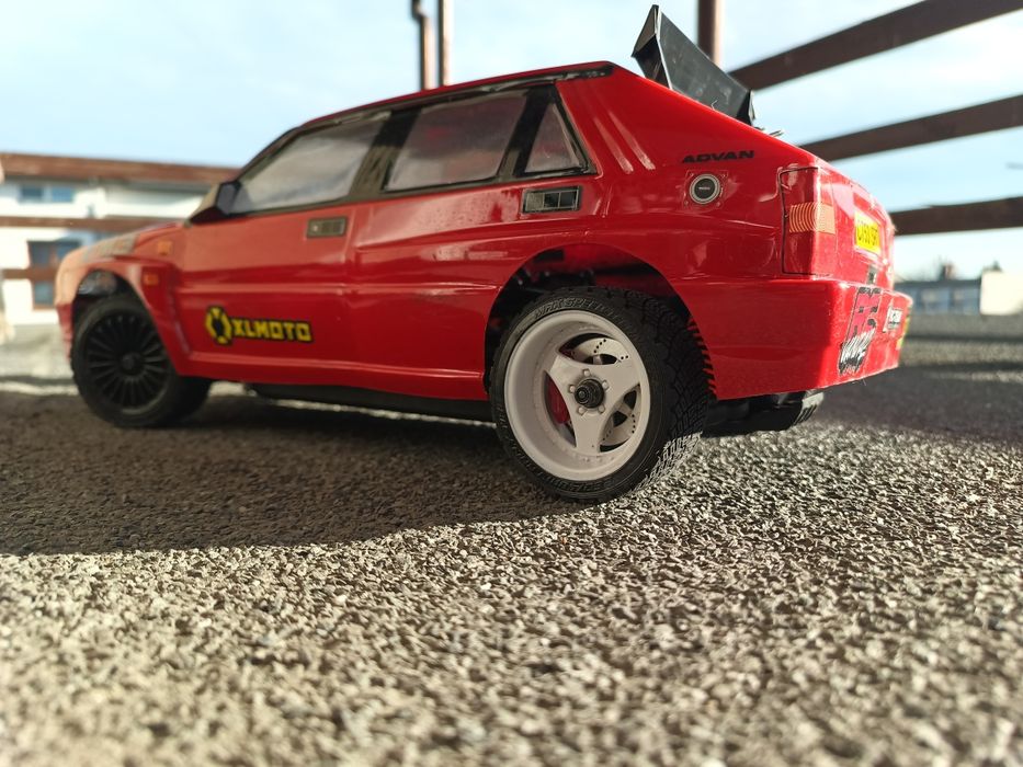 Model RC rally 1/10 vaterra v100
