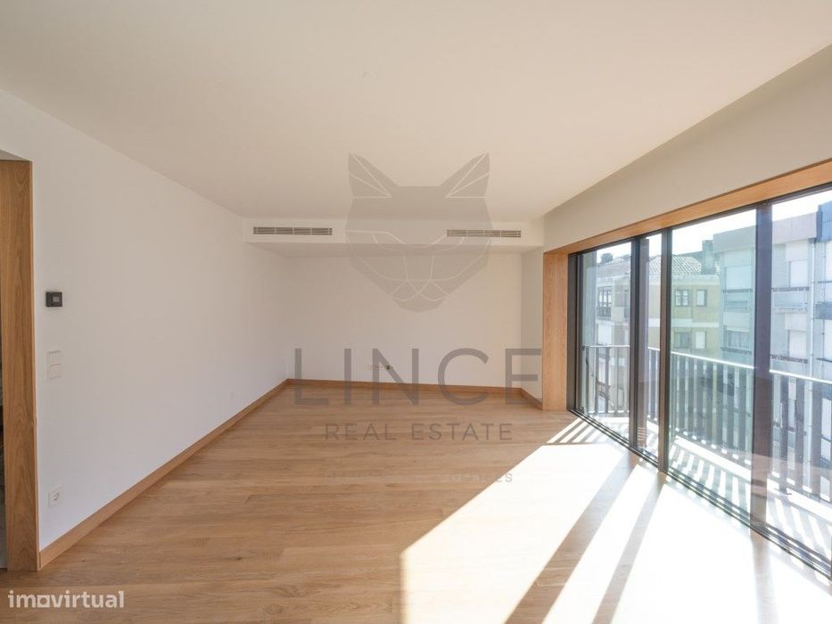 Apartamento T3 duplex no centro da cidade com varanda