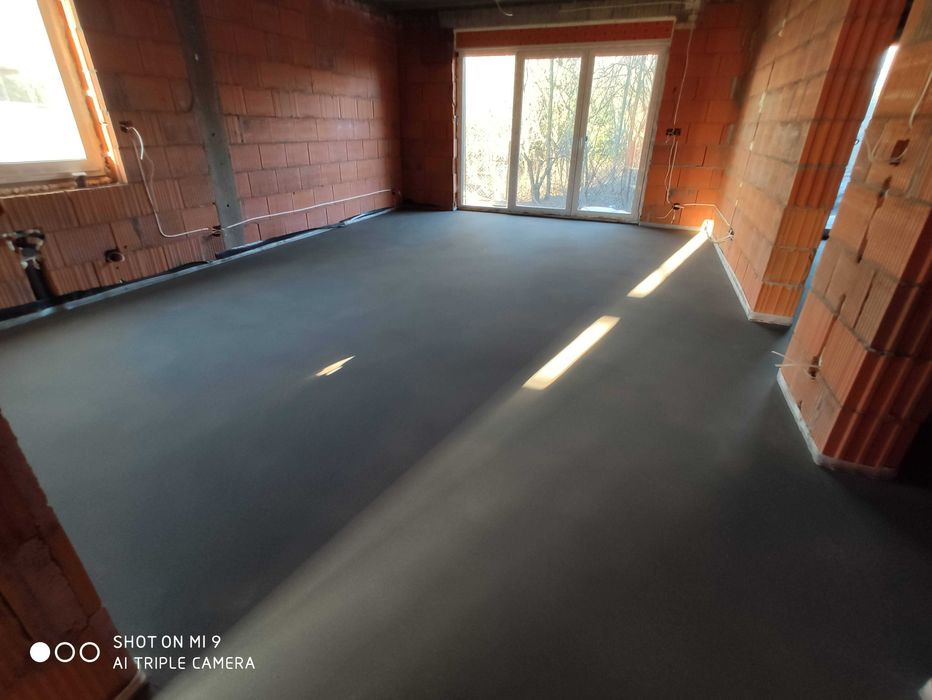 Posadzki betonowe Wylewki maszynowe Mixokret Instalacje Podłogówka