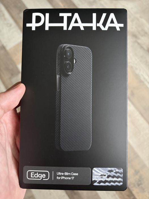 Чохол Pitaka на IPhone 17