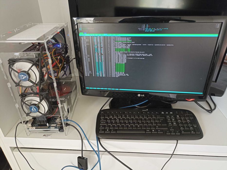 ROCKPro64 4GB Single Board + 64GB eMMC + Caixa + fonte + 4 discos