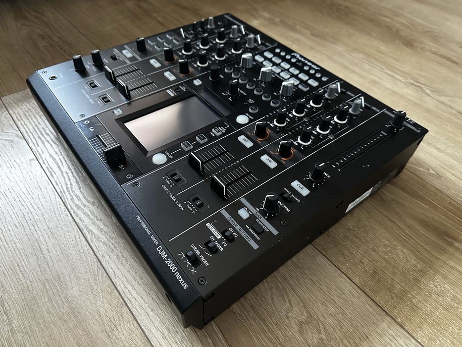 Pioneer DJM 2000 Nexus