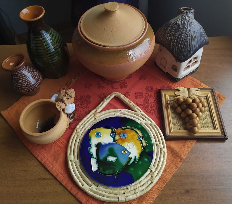 Керамика, вазы, шкатулки, горшки и кашпо для цветов, доски кухонные .