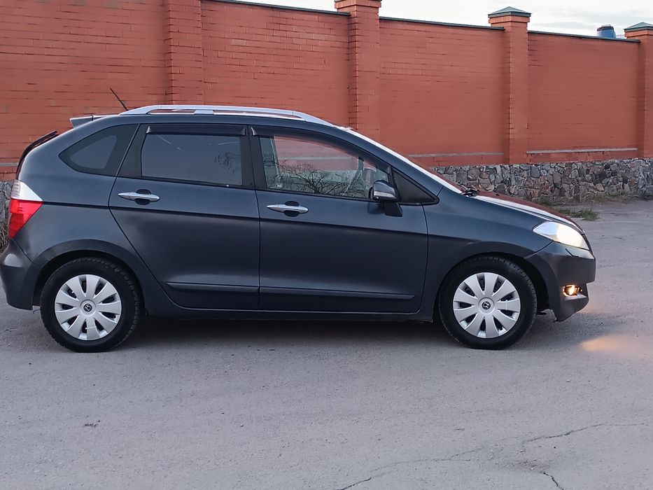 Продам Honda FR-V . Год 2005. 6 мест