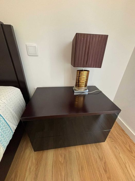 Cama de Casal Castanha - Madeira de boa qualidade design moderno