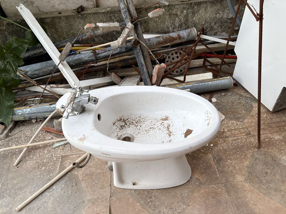 Conjunto Sanitario ( sanita, lavatorio e bidé)