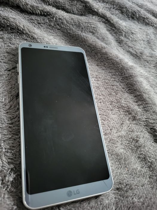 Продам телефон LG G6 4/32