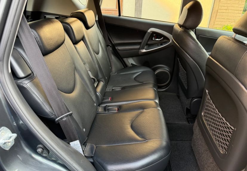 Toyota RAV4 2008 бензин 2.0 VVT-i  4WD Автомат Executive