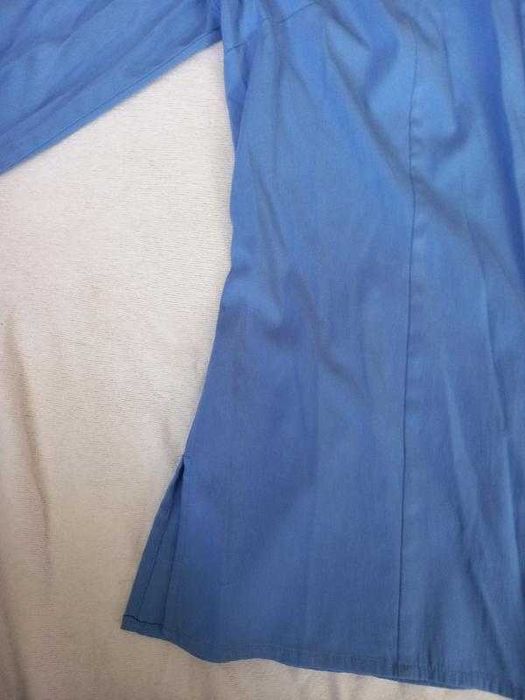 Темно-блакитна сорочка