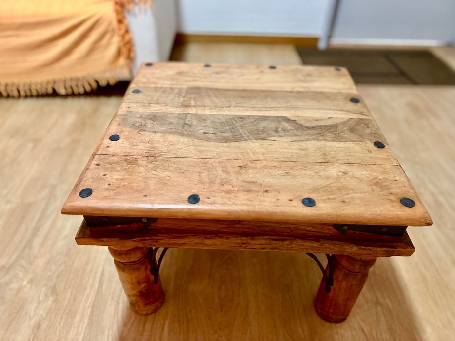Mesa de centro em madeira
