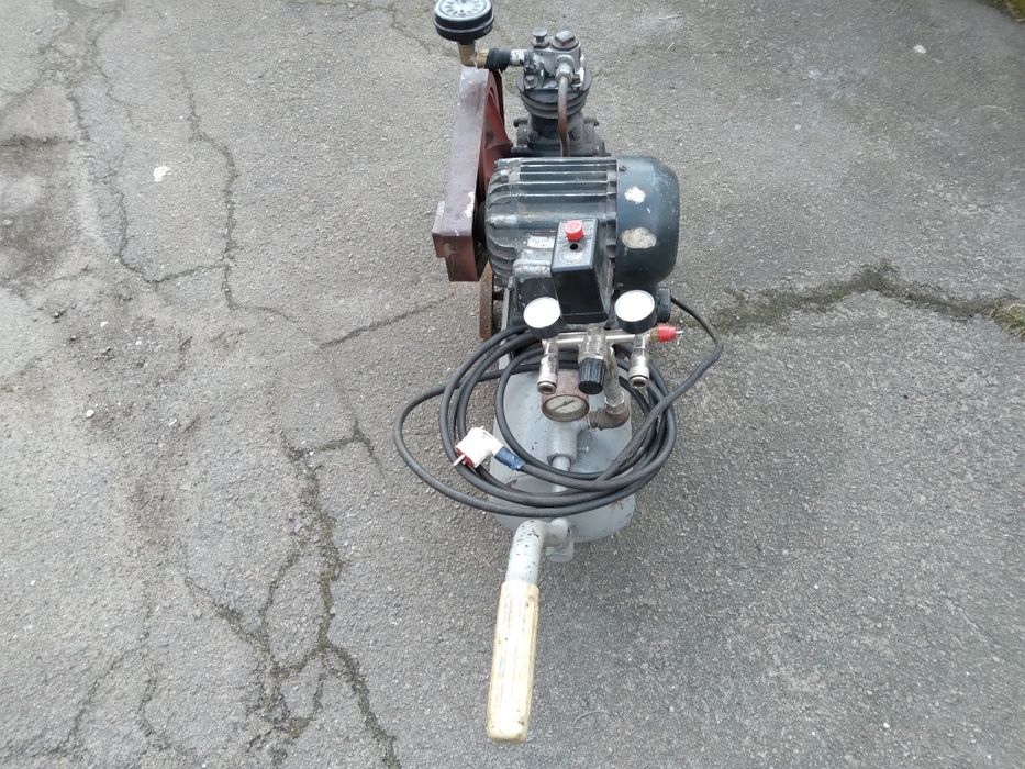 Компресор гаражний