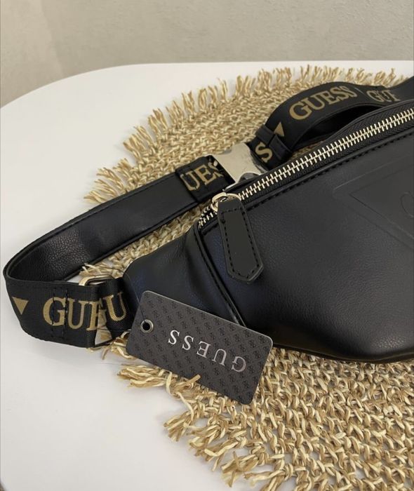 Promocja Guess elegancka nerka saszetka na każdą okazję