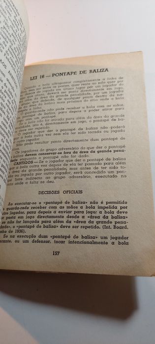 História do Futebol Português no Campo Internacional (1956)