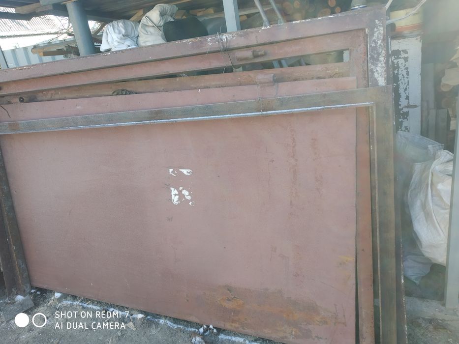 Ворота гаражні утеплені