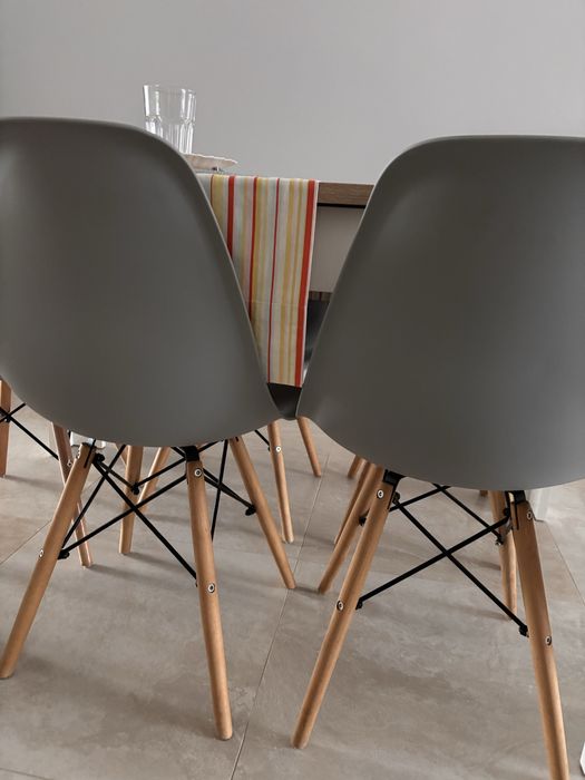 Vendo 5 cadeiras cinza colo novas