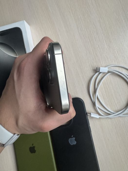 iPhone 16 Pro 256, стан нового, акум 94, неверлок