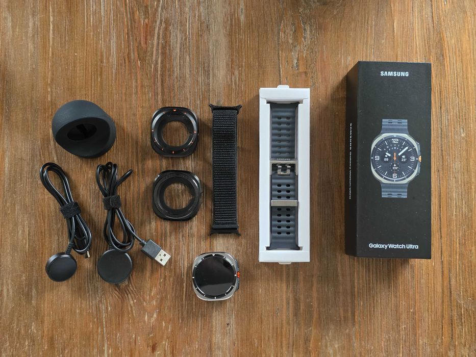 Smartwatch Samsung Galaxy Watch Ultra 2025 + dodatki