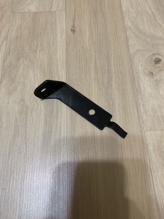 8200420516 кронштейн підкапотного пластика