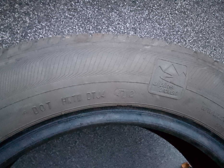 2 opony zimowe Semperit 175/65R15, bieżnik 5,7mm.