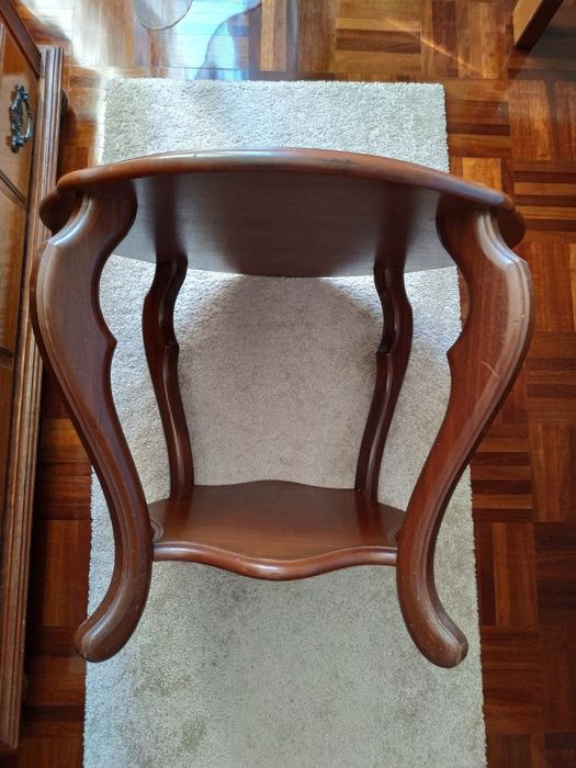 Mesa Pequena em madeira