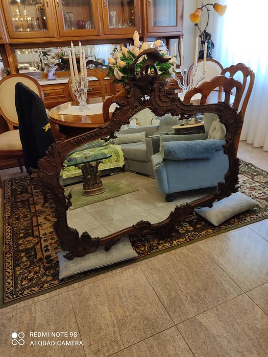 Espelho antigo em talha