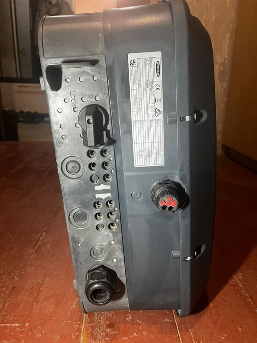 FRONIUS ECO 27.0-3-S. Інвертор мережевий (27 кВт, 3 фази, 1 MPPT)