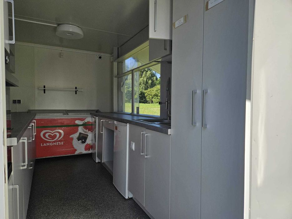 Przyczepa Gastronomiczna 4x2x2,3 - gotowa do pracy