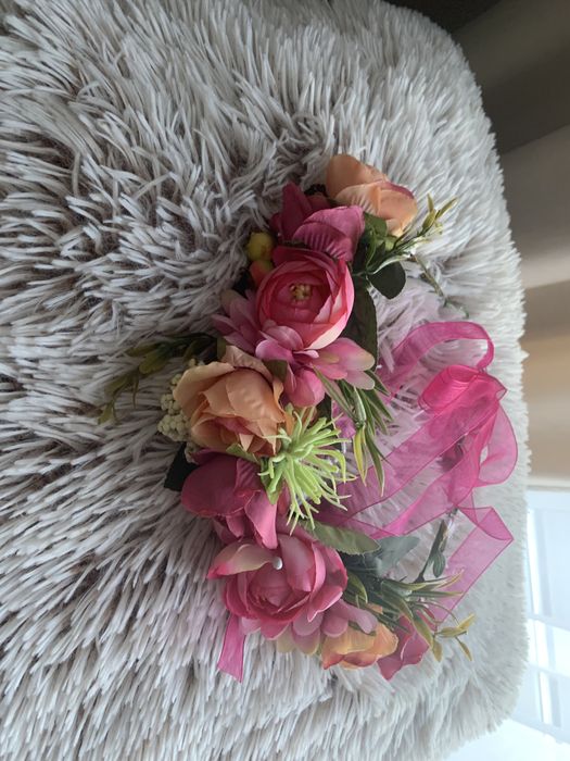 2 wianki ze sztucznych kwiatow (panieński, festiwal itp)