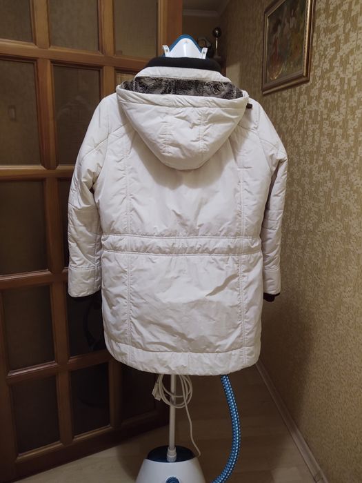 Куртка женская балоньевая зимняя со съемным капюшоном