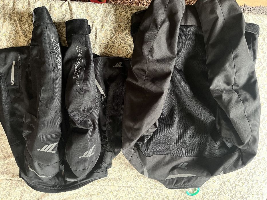 Jaqueta de moto e capacete