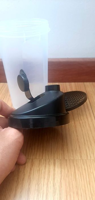 Shaker 750 ml NOVO