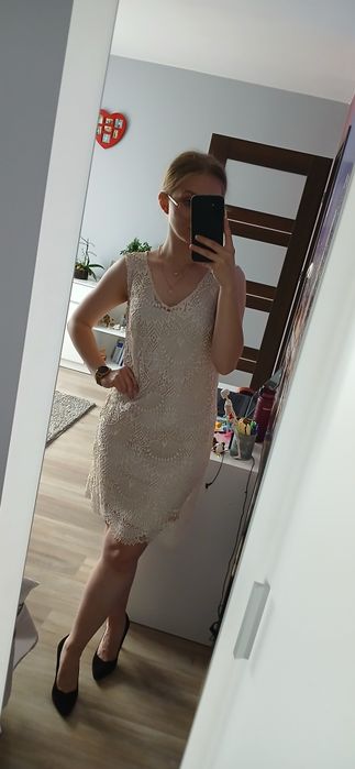 Jasna elegancka sukienka