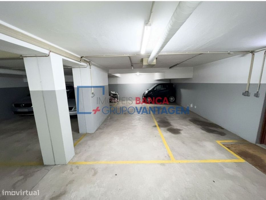 Garagem em venda na São Mamede de Infesta