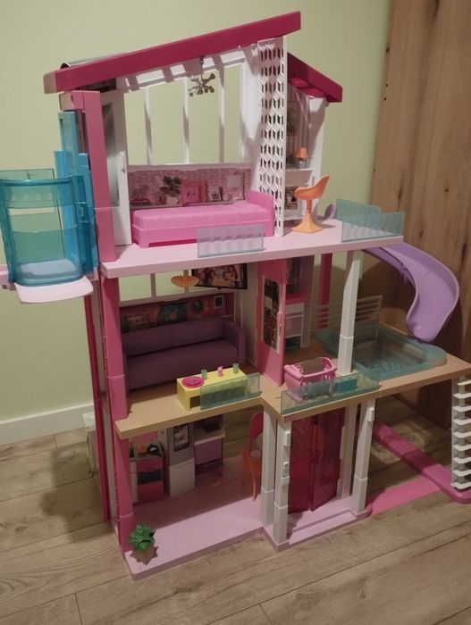 Domek Barbie Dreamhouse GNH53 z windą i basenem