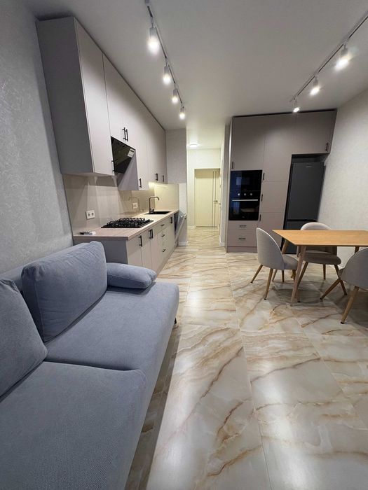 Шикарна квартира з новим ремонтом і технікою. Набережна. Кухня - 19 м.