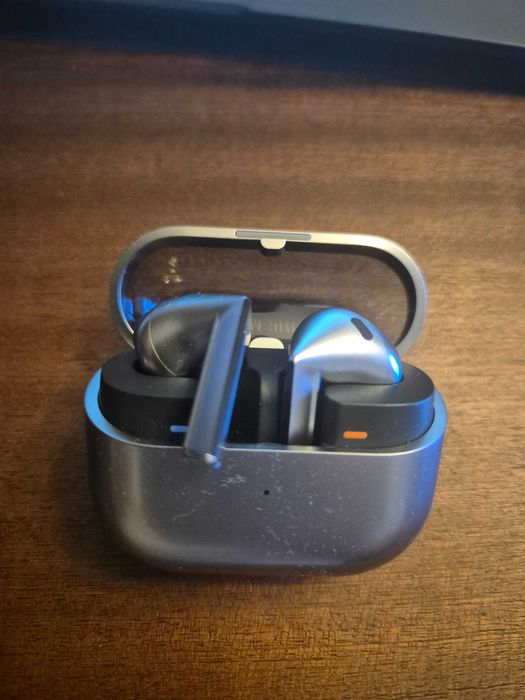 SAMSUNG in ear buds3