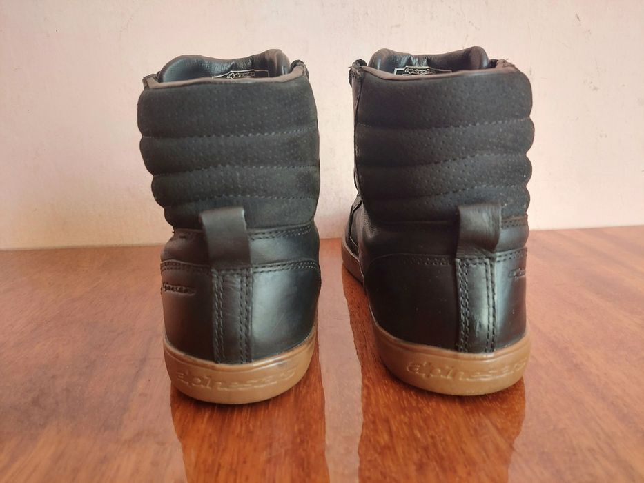 Мотоботы ботинки фірми Alpinestars J-6 waterproof оригінал

Розмір по