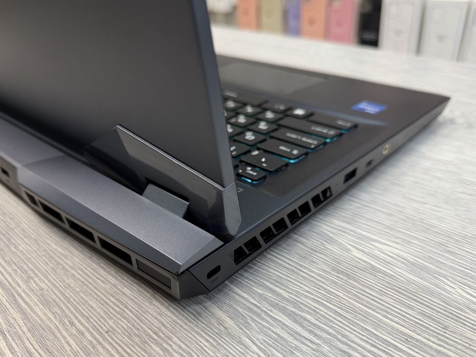 MSI Raider 11UH GE76 / 144Hz / i7 (11) / RAM 32 / RTX 3080 16 GB / 512