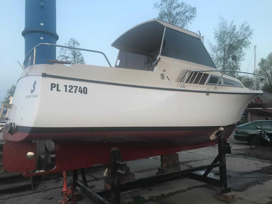 Beneteau Antares 660 kabinowa Łódź
