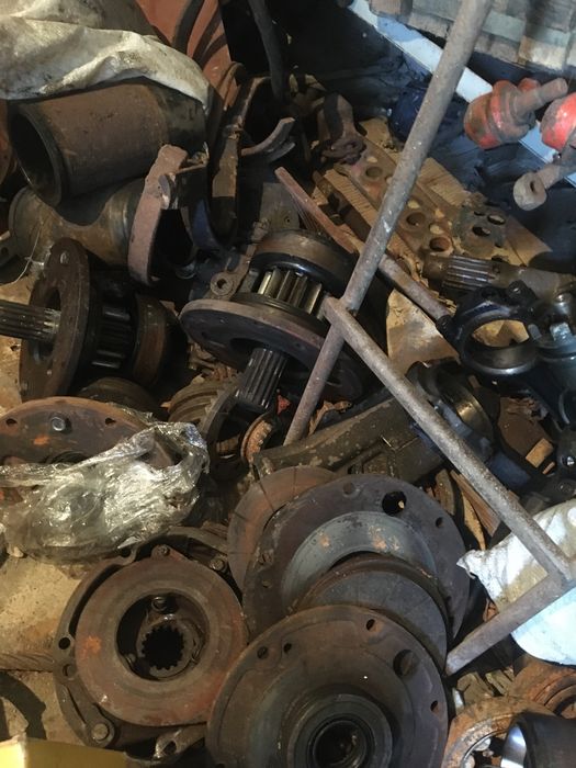 Продам запчастини до різних тракторів 80-90р.