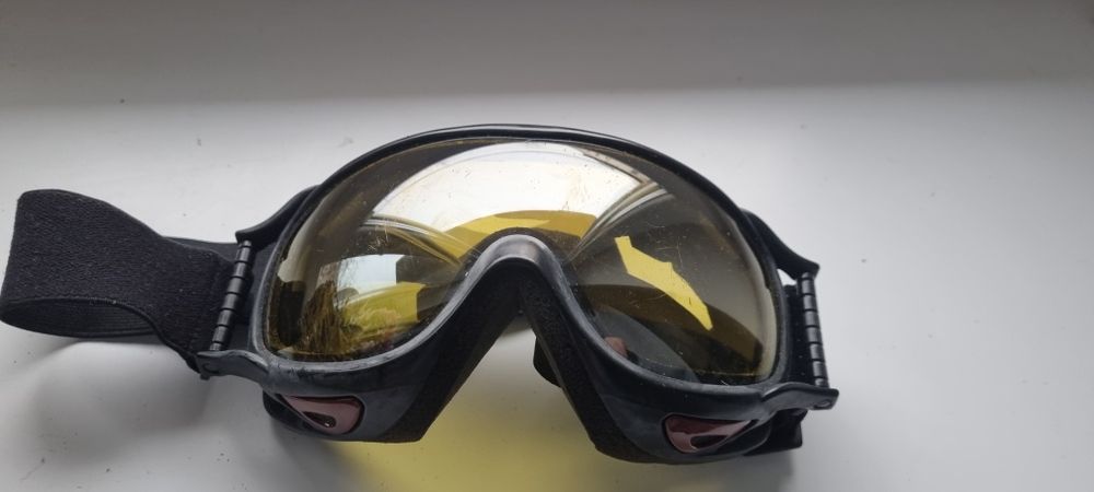 Окуляри лижні,в гарнрму стані,дорослі