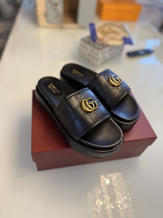 Klapki czarne gucci