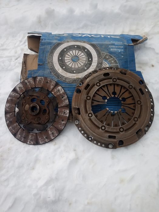 Продам демфер VW Caddy 1.9тді В доброму стані.